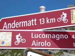 Radbeschilderung am Gotthardpass